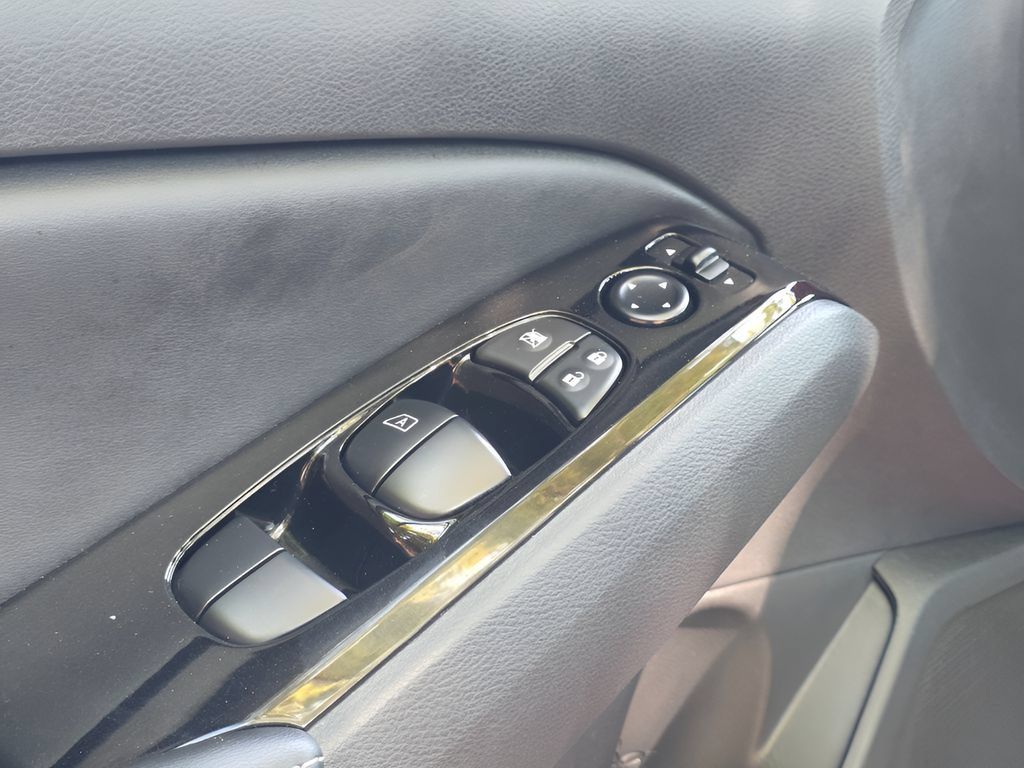 Used 2023 Nissan Altima 2.5 SV FWD image 14