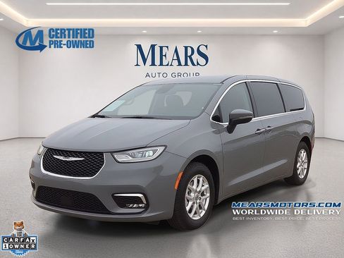 Used 2023 Chrysler Pacifica Touring-L FWD image 1