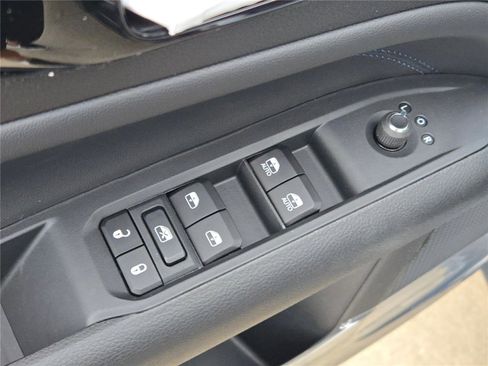 New 2026 Jeep Compass Latitude image 22