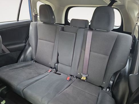 Used 2018 Toyota RAV4 LE image 13