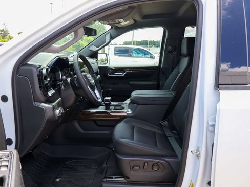 New 2026 GMC Sierra 1500 Elevation w/ Elevation Premium Package AWD/4WD image 8