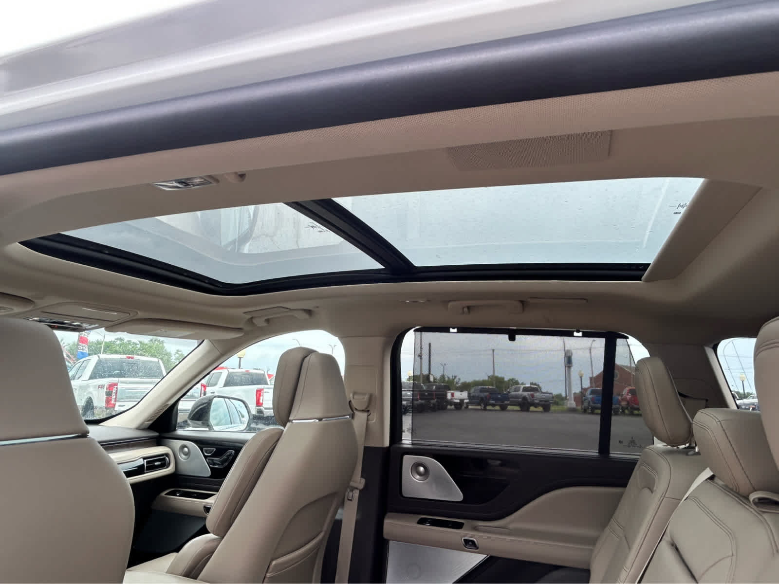 Used 2020 Lincoln Aviator Reserve w/ Equipment Group 202A AWD/4WD image 16
