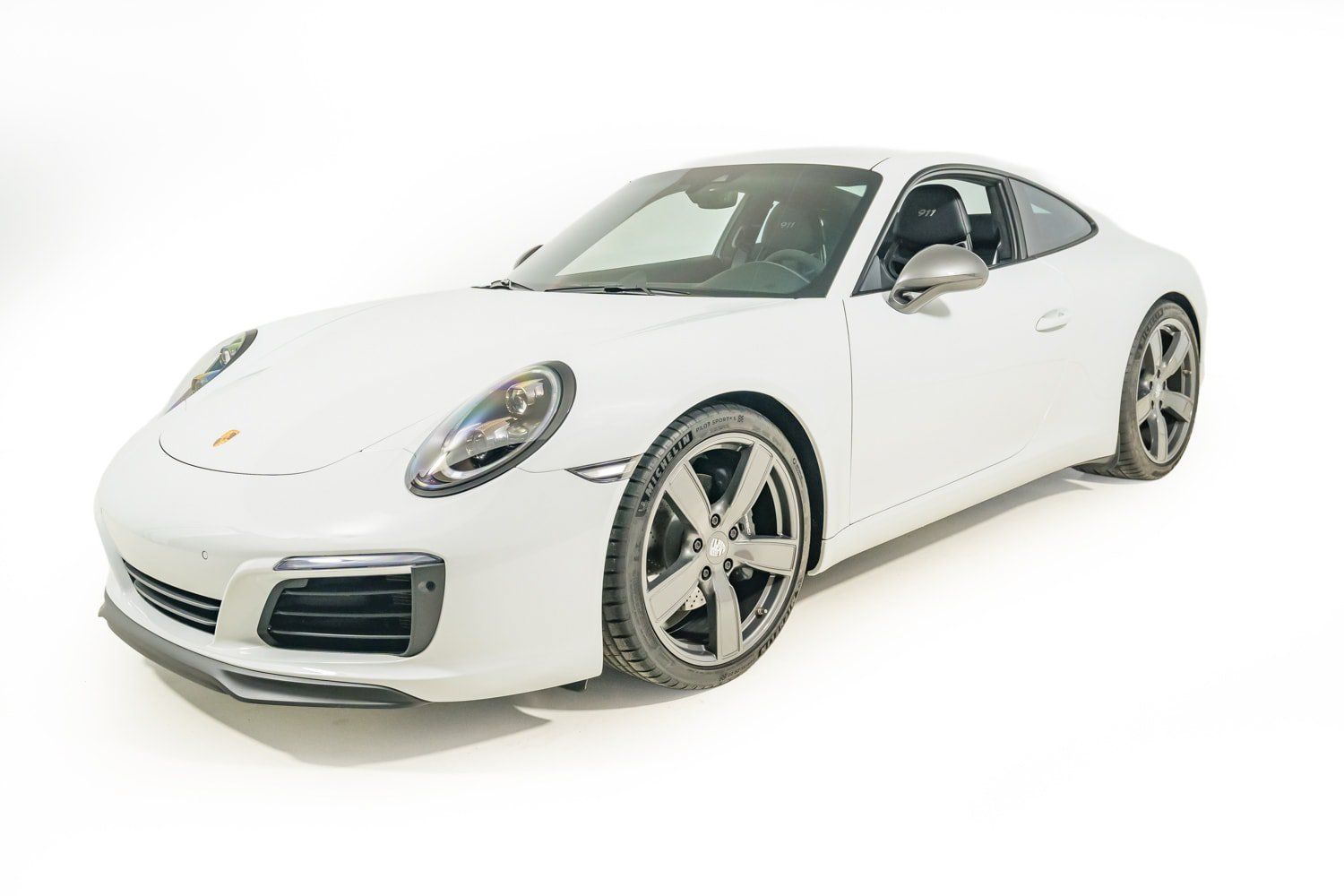 Used 2018 Porsche 911 Carrera T w/ Carrera T Interior Package RWD image 2