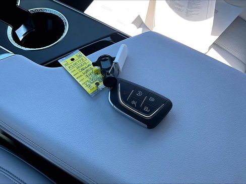 Used 2024 Cadillac Lyriq Sport image 14