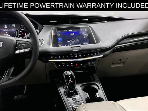 Used 2023 Cadillac XT4 Premium Luxury w/ Technology Package AWD/4WD image 7