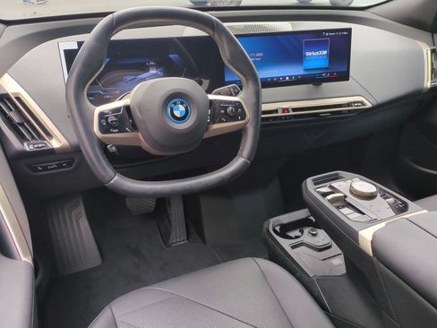Used 2024 BMW iX xDrive50 w/ Premium Package AWD/4WD image 28