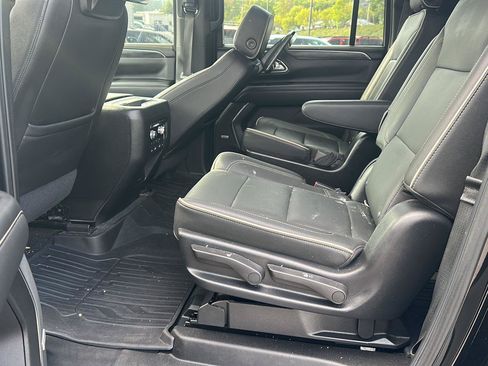 Used 2021 GMC Yukon XL SLT w/ SLT Premium Package AWD/4WD image 9