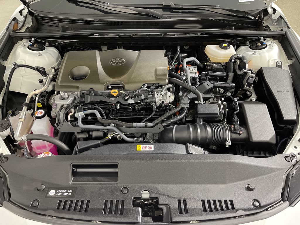 Used 2025 Toyota Camry SE FWD image 9