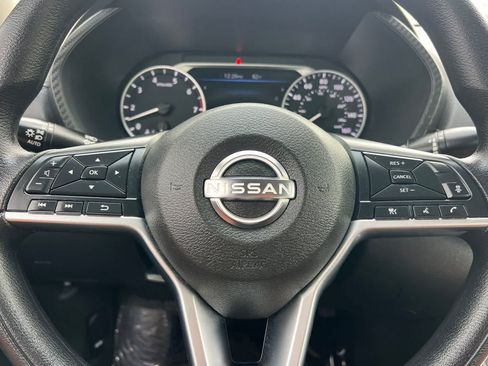 Used 2025 Nissan Sentra SV FWD image 27