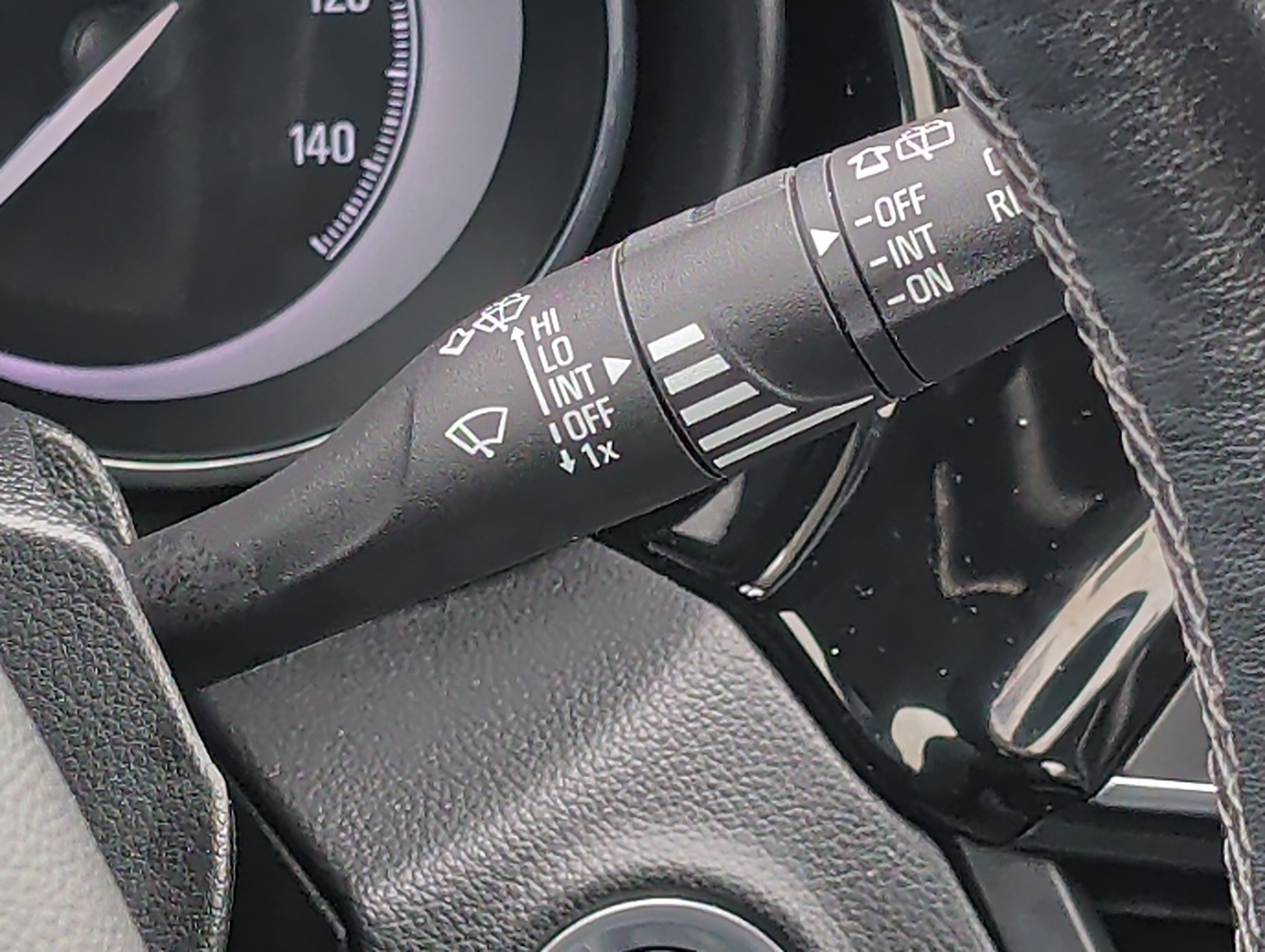 Used 2019 Buick Envision Essence FWD image 30