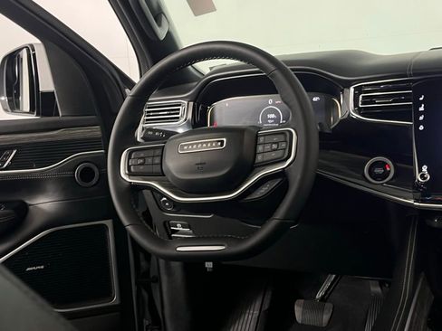 Used 2022 Jeep Wagoneer Series III image 14