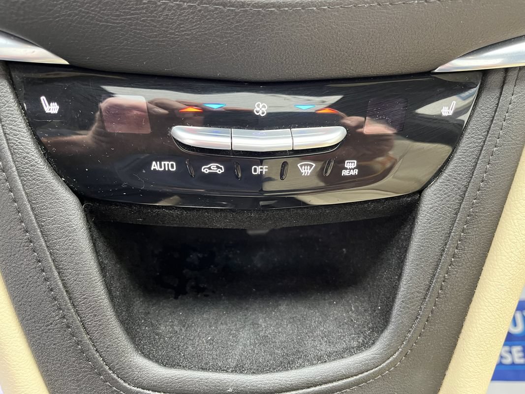Used 2018 Cadillac XT5 Luxury w/ Driver Awareness Package AWD/4WD image 12