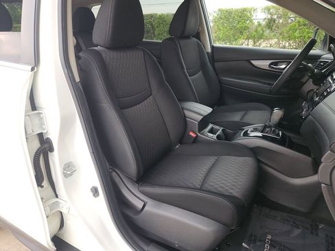 Used 2017 Nissan Rogue SV AWD/4WD image 15
