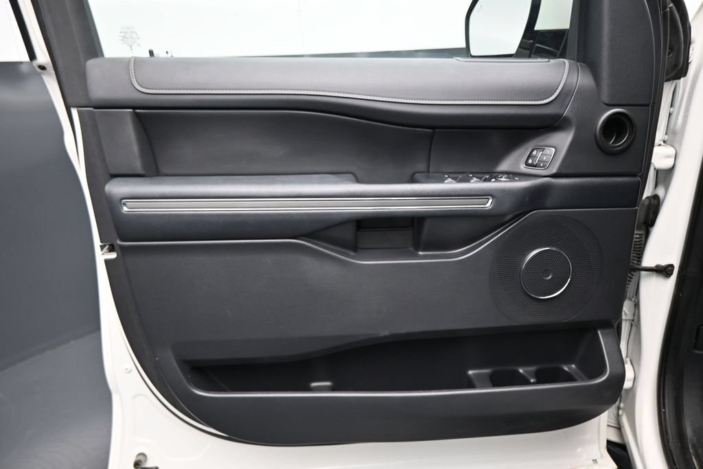 Used 2023 Ford Expedition XLT AWD/4WD image 10