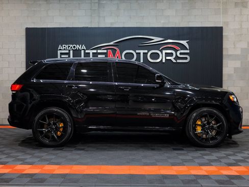 Used 2018 Jeep Grand Cherokee Trackhawk AWD/4WD image 9