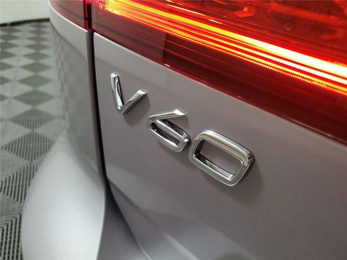 New 2026 Volvo V60 B5 Cross Country Plus w/ Protection Package Premier AWD/4WD image 8