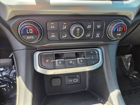 Used 2021 GMC Acadia SLT AWD/4WD image 28
