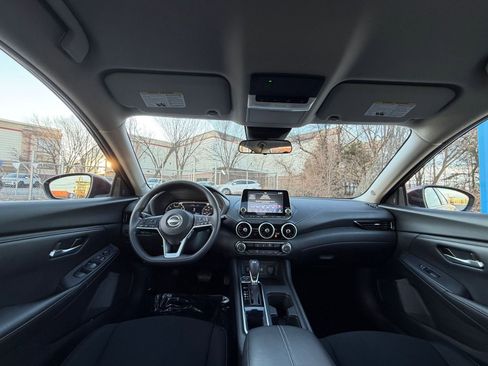 Used 2025 Nissan Sentra SV image 31
