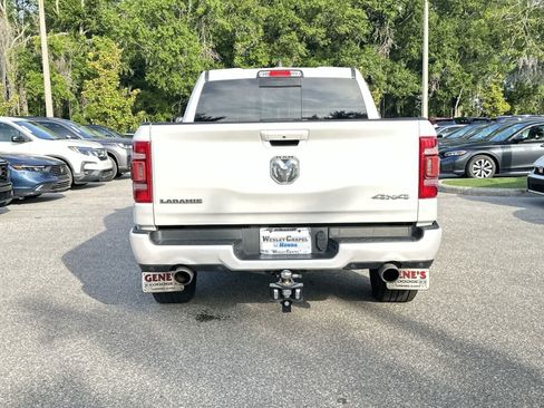 Used 2022 RAM 1500 Laramie AWD/4WD image 5