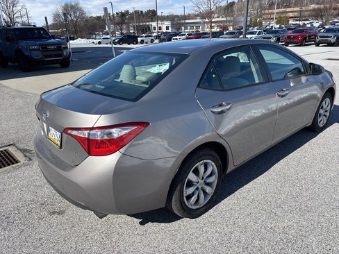 Used 2015 Toyota Corolla LE image 3