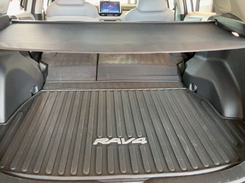 Certified 2025 Toyota RAV4 XLE Premium FWD image 32