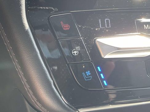 Used 2021 Ford Explorer Platinum w/ Premium Technology Package RWD image 21