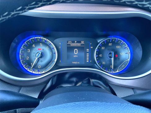 Used 2023 Chrysler Voyager LX image 24