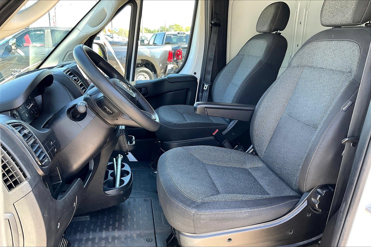 Used 2023 RAM ProMaster 2500 FWD image 17