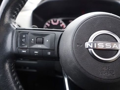 Used 2023 Nissan Rogue SV image 24