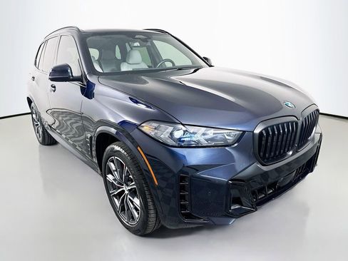 Certified 2024 BMW X5 xDrive40i w/ M Sport Package image 3