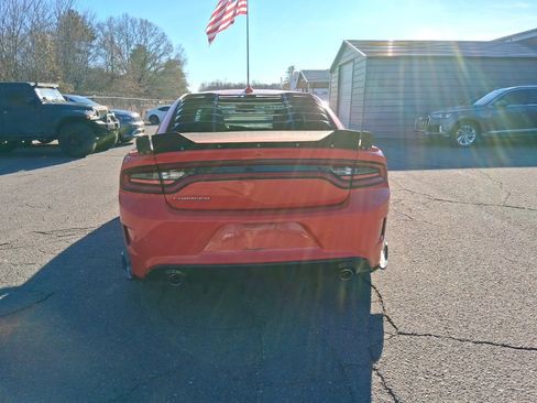 Used 2018 Dodge Charger SXT Plus image 3