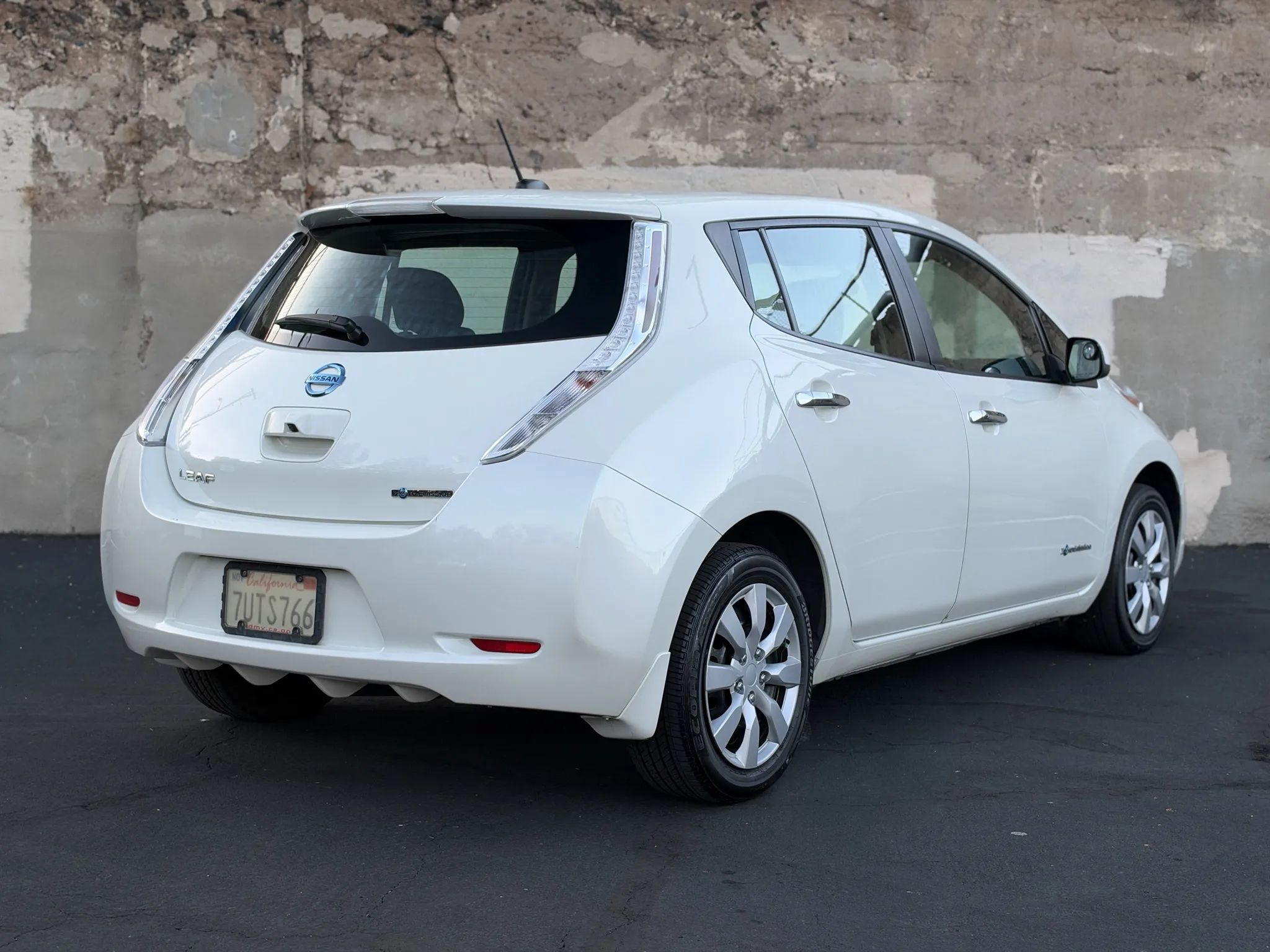 Used 2016 Nissan Leaf S w/ Charger Package FWD image 5
