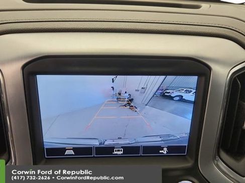 Used 2021 GMC Sierra 1500 SLT w/ SLT Premium Package image 18