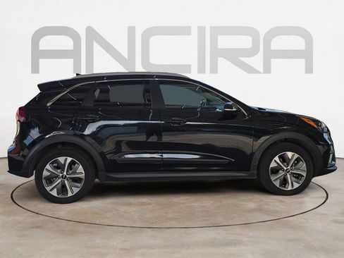Certified 2022 Kia Niro EX FWD image 9