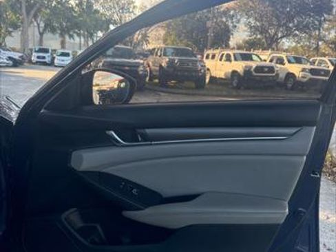Used 2019 Honda Accord LX image 19