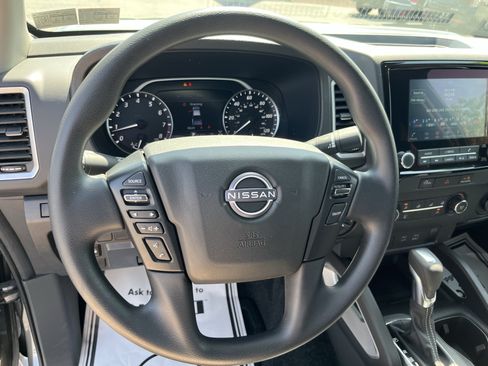 Used 2024 Nissan Frontier SV AWD/4WD image 22