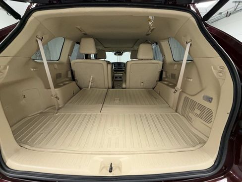 Used 2018 Toyota Highlander Limited Platinum AWD/4WD image 16