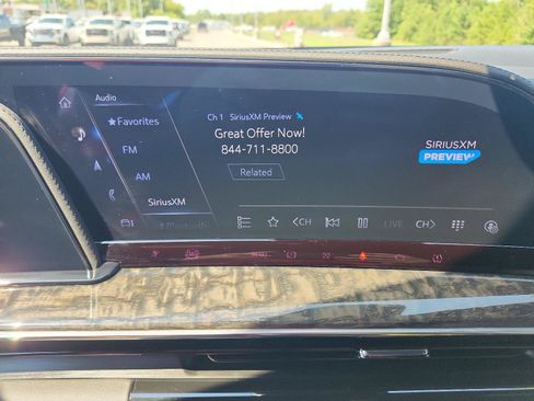 Used 2024 Cadillac Escalade Premium Luxury AWD/4WD image 17