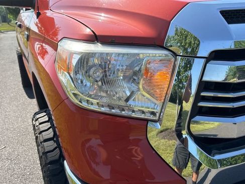 Used 2017 Toyota Tundra SR5 w/ TRD Off Road Package AWD/4WD image 12