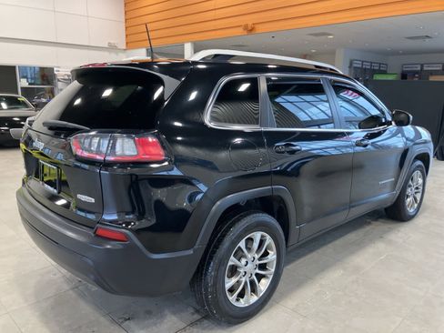 Used 2019 Jeep Cherokee Latitude Plus w/ Comfort/Convenience Group image 5
