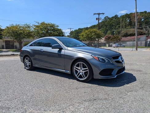Used 2017 Mercedes-Benz E 400 4MATIC Coupe image 2