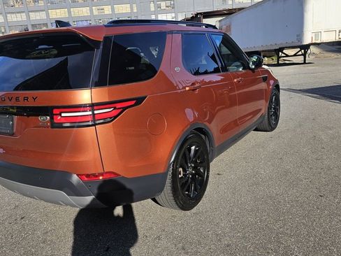 Used 2018 Land Rover Discovery HSE image 5