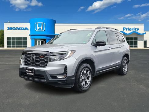 Used 2023 Honda Passport TrailSport image 1