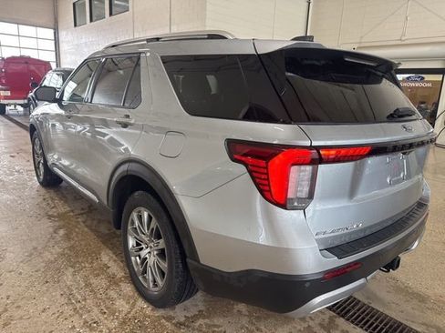 Used 2025 Ford Explorer Platinum image 5