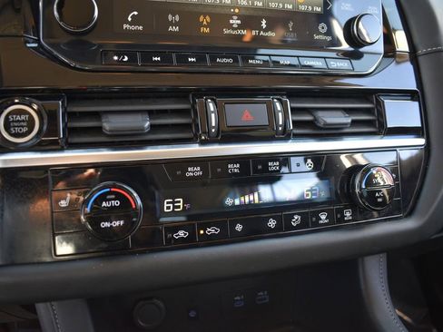 Used 2023 Nissan Pathfinder SL image 24