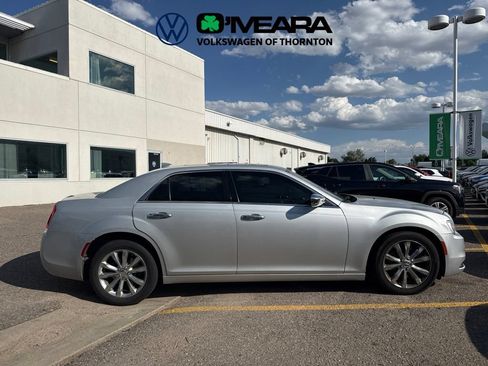 Used 2020 Chrysler 300 Limited AWD/4WD image 2