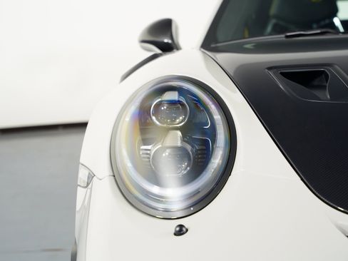 Used 2019 Porsche 911 GT2 RS image 32