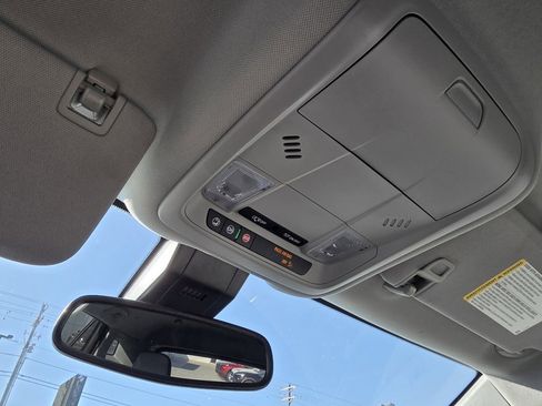 Used 2024 GMC Terrain SLE image 21