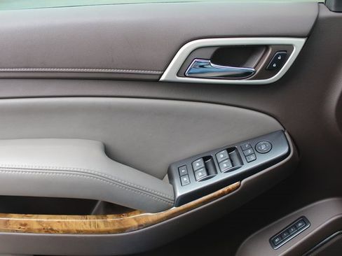 Used 2015 GMC Yukon Denali w/ Premium Package image 36