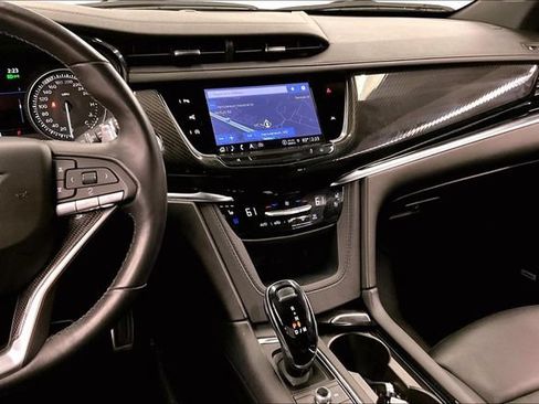 Used 2024 Cadillac XT6 Sport w/ Technology Package AWD/4WD image 7